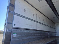 いすゞギガアルミウイング大型（10t）[写真27]