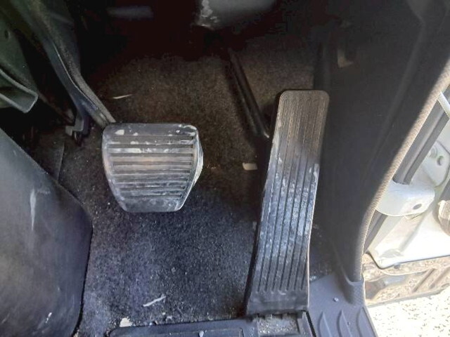 いすゞギガアルミウイング大型（10t）[写真36]