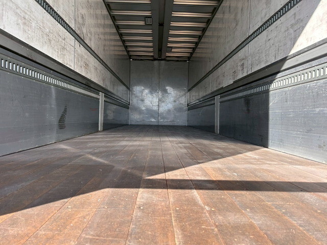 日野プロフィアアルミウイング大型（10t）[写真11]