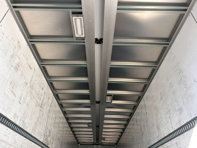 日野プロフィアアルミウイング大型（10t）[写真12]