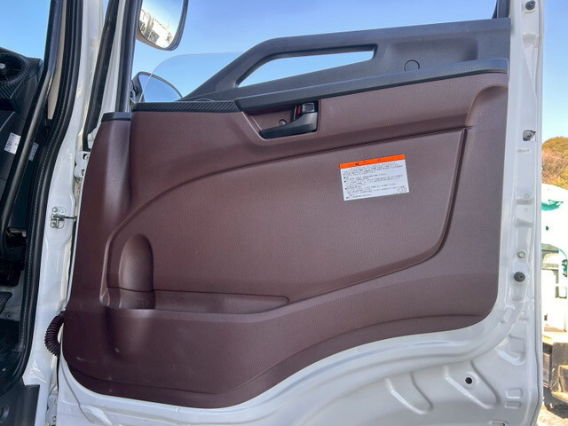 日野プロフィアアルミウイング大型（10t）[写真17]