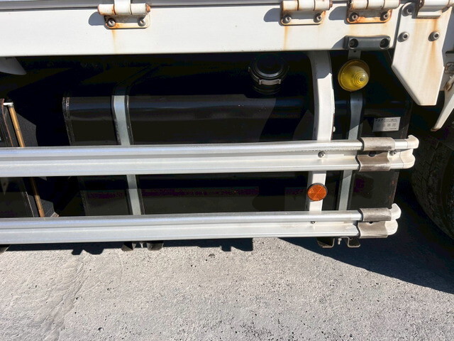 日野プロフィアアルミウイング大型（10t）[写真33]