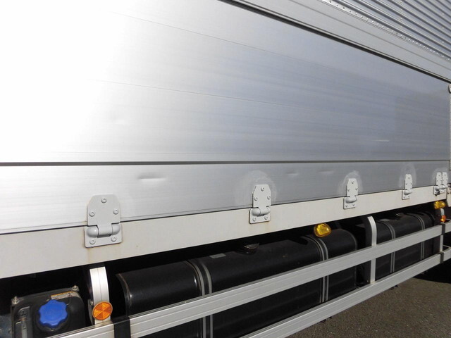 日野プロフィアアルミウイング大型（10t）[写真26]