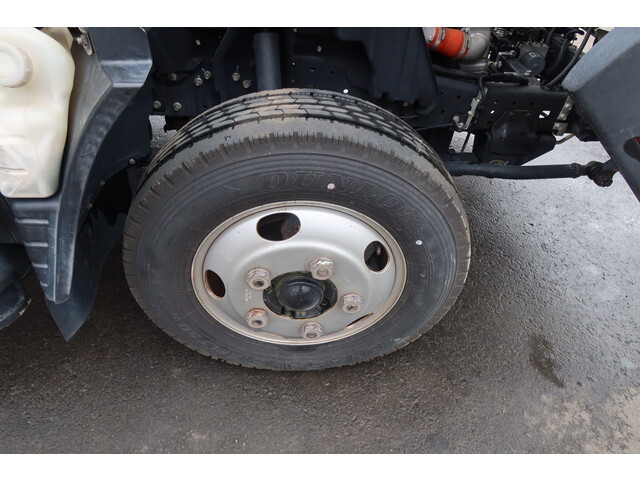 三菱ふそうキャンター平ボディ小型（2t・3t）[写真12]