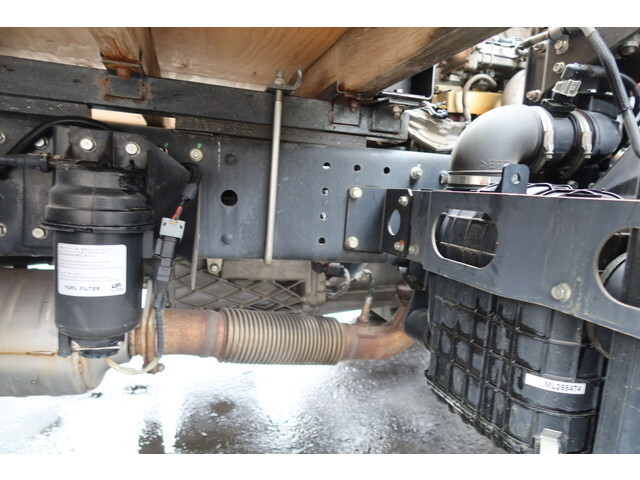 三菱ふそうキャンター平ボディ小型（2t・3t）[写真14]