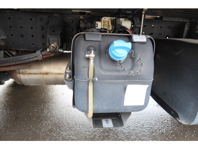 三菱ふそうキャンター平ボディ小型（2t・3t）[写真17]