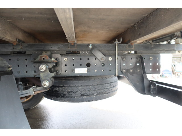 三菱ふそうキャンター平ボディ小型（2t・3t）[写真23]