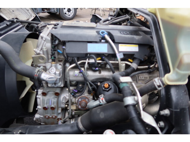 三菱ふそうキャンター平ボディ小型（2t・3t）[写真26]