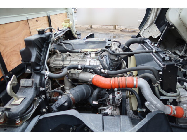 三菱ふそうキャンター平ボディ小型（2t・3t）[写真27]