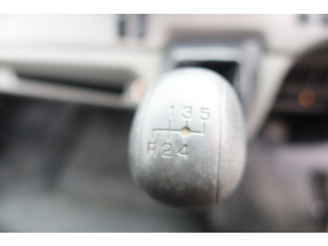 三菱ふそうキャンター平ボディ小型（2t・3t）[写真35]