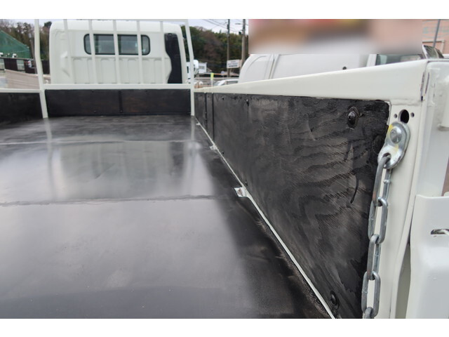 三菱ふそうキャンター平ボディ小型（2t・3t）[写真08]