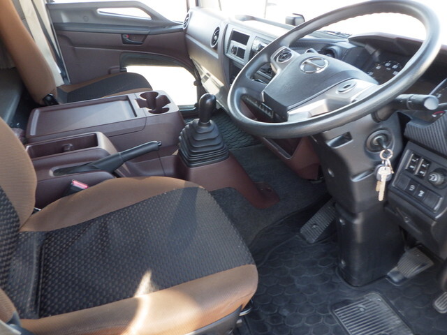 日野レンジャーアルミウイング中型（4t）[写真13]