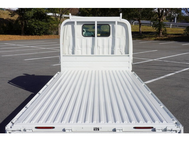 トヨタトヨエース平ボディ小型（2t・3t）[写真13]