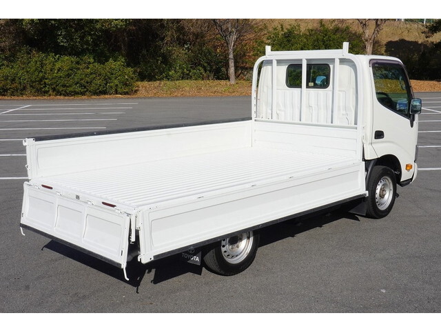 トヨタトヨエース平ボディ小型（2t・3t）[写真07]