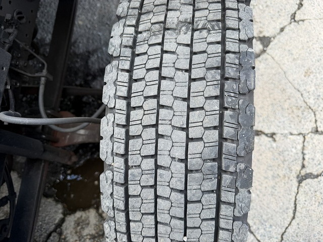 いすゞフォワード平ボディ中型（4t）[写真14]