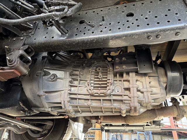 いすゞフォワード平ボディ中型（4t）[写真16]