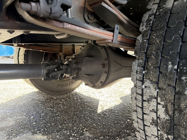 いすゞフォワード平ボディ中型（4t）[写真20]