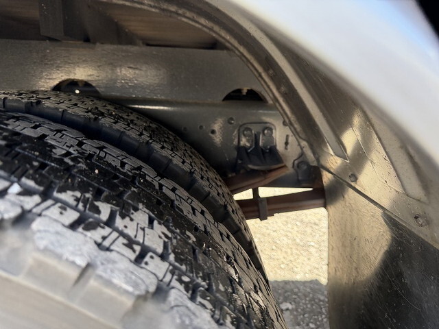 いすゞフォワード平ボディ中型（4t）[写真22]