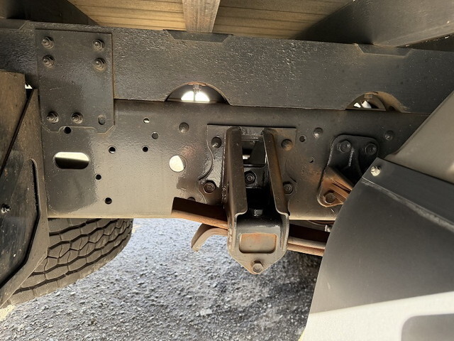 いすゞフォワード平ボディ中型（4t）[写真25]