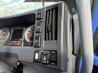 いすゞフォワード平ボディ中型（4t）[写真33]