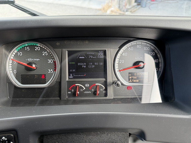 いすゞフォワード平ボディ中型（4t）[写真37]