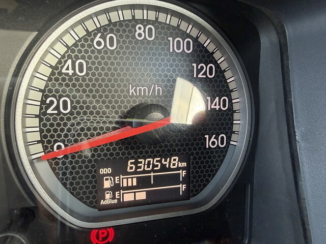 いすゞフォワード平ボディ中型（4t）[写真38]