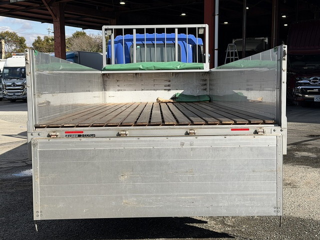 いすゞフォワード平ボディ中型（4t）[写真07]