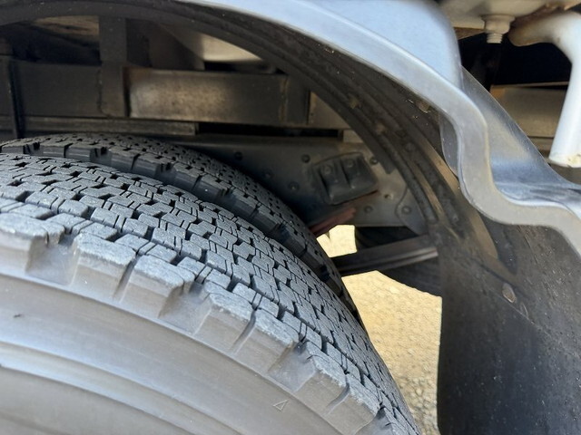 日野レンジャー平ボディ中型（4t）[写真20]