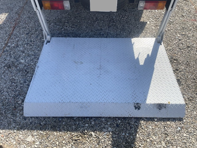 トヨタトヨエース平ボディ小型（2t・3t）[写真13]