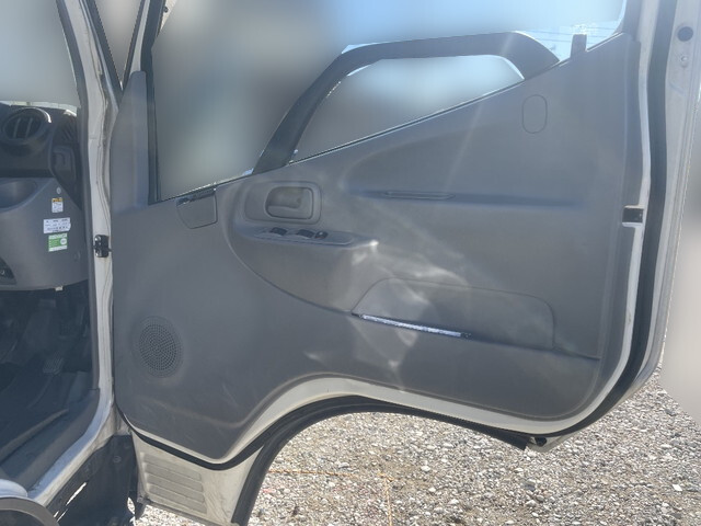 トヨタトヨエース平ボディ小型（2t・3t）[写真27]