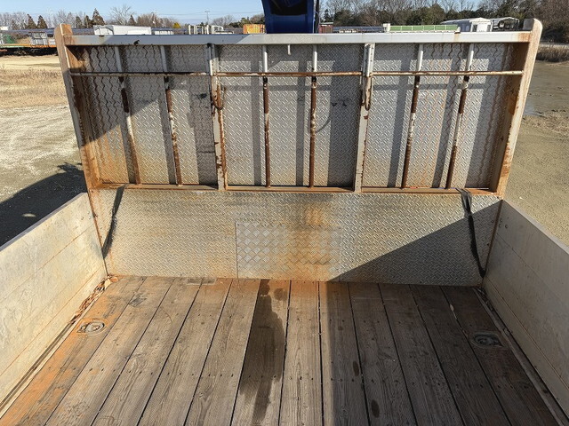 三菱ふそうファイターセルフクレーン4段増トン（6t・8t）[写真10]