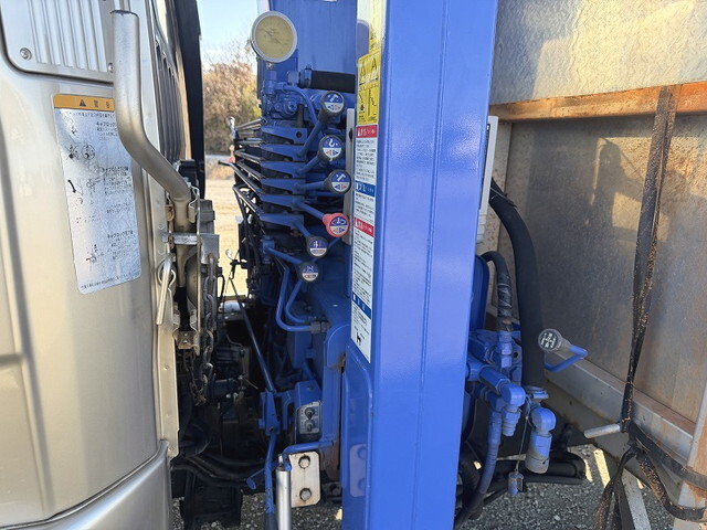 三菱ふそうファイターセルフクレーン4段増トン（6t・8t）[写真23]