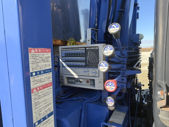 三菱ふそうファイターセルフクレーン4段増トン（6t・8t）[写真26]