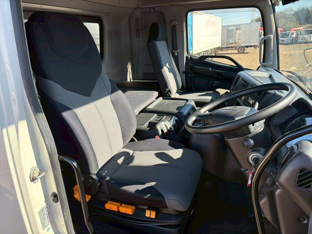 日野プロフィアアルミウイング大型（10t）[写真21]