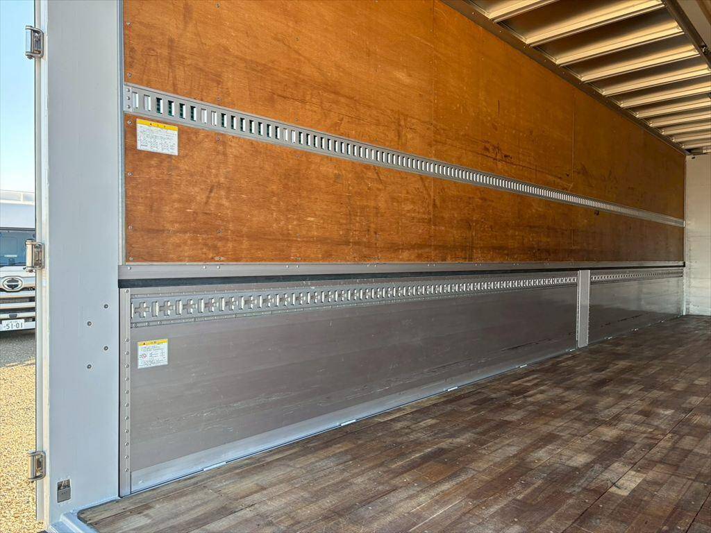 日野プロフィアアルミウイング大型（10t）[写真09]