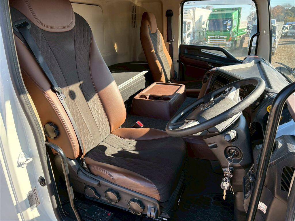 日野プロフィアアルミウイング大型（10t）[写真21]