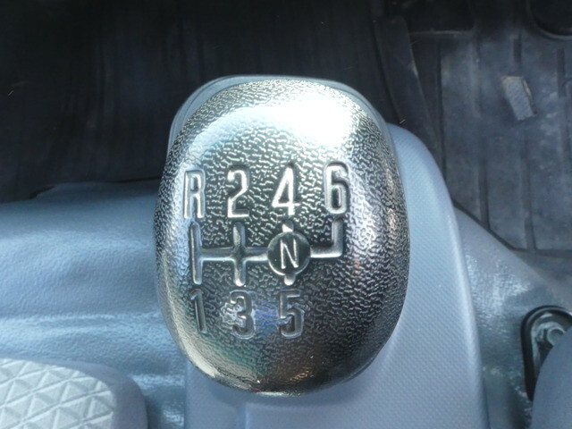 いすゞエルフクレーン3段小型（2t・3t）[写真18]