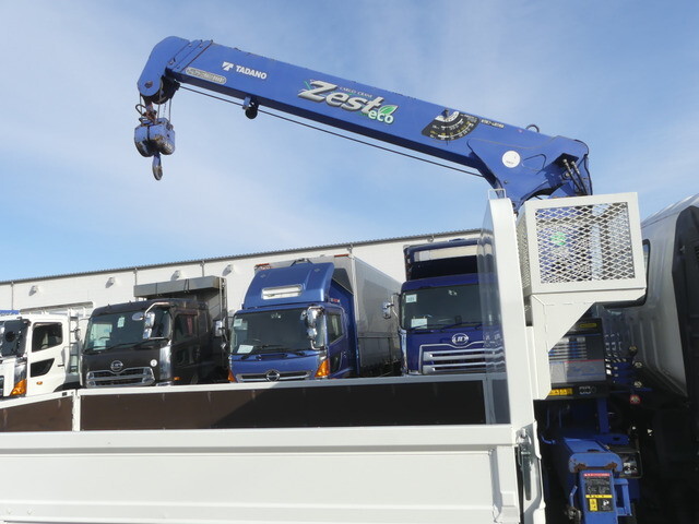 いすゞエルフクレーン3段小型（2t・3t）[写真08]