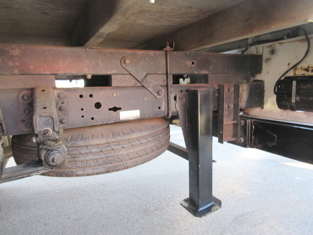 三菱ふそうキャンターセルフクレーン4段小型（2t・3t）[写真21]