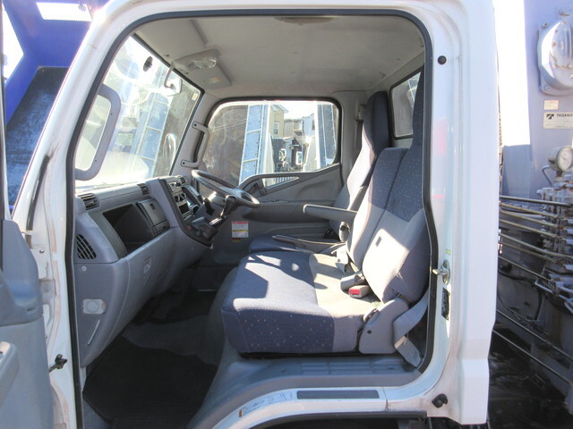 三菱ふそうキャンターセルフクレーン4段小型（2t・3t）[写真26]