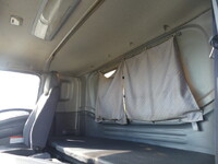 いすゞフォワード冷蔵冷凍ウイング増トン（6t・8t）[写真18]