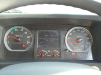 いすゞフォワード冷蔵冷凍ウイング増トン（6t・8t）[写真22]