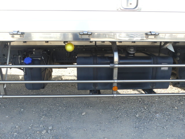 いすゞフォワード冷蔵冷凍ウイング増トン（6t・8t）[写真30]