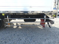 いすゞフォワード冷蔵冷凍ウイング増トン（6t・8t）[写真32]