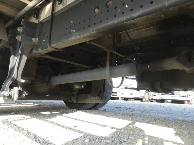 いすゞフォワード冷蔵冷凍ウイング増トン（6t・8t）[写真35]