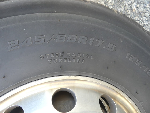 いすゞフォワード冷蔵冷凍ウイング増トン（6t・8t）[写真36]