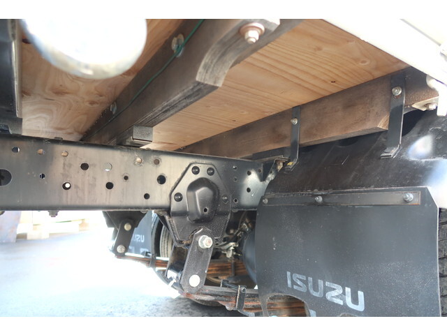 いすゞエルフダブルキャブ（Wキャブ）小型（2t・3t）[写真14]