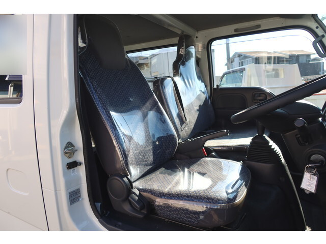 いすゞエルフダブルキャブ（Wキャブ）小型（2t・3t）[写真28]