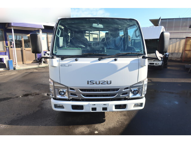 いすゞエルフダブルキャブ（Wキャブ）小型（2t・3t）[写真03]