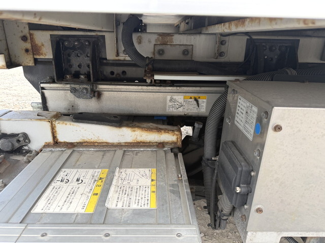 いすゞエルフアルミバン小型（2t・3t）[写真27]